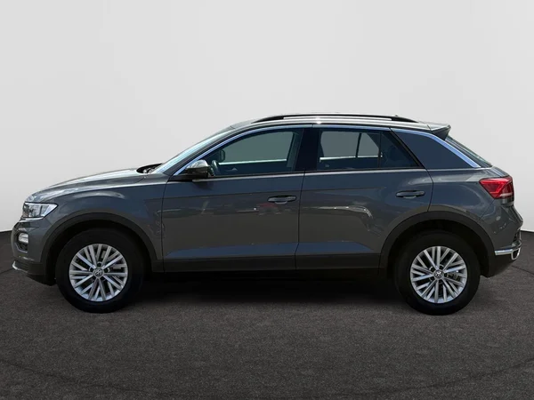VOLKSWAGEN T-Roc (2018) — foto 12 van 21