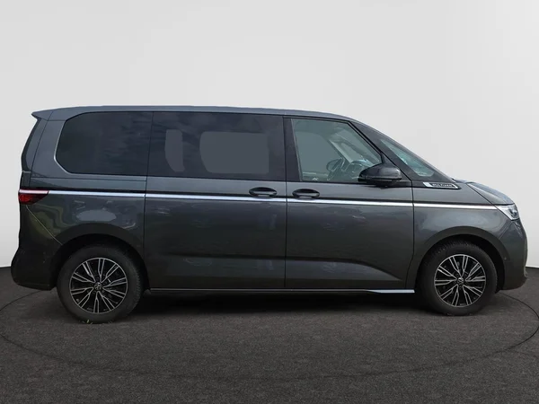 VOLKSWAGEN Multivan T7 (2023) — foto 21 van 24