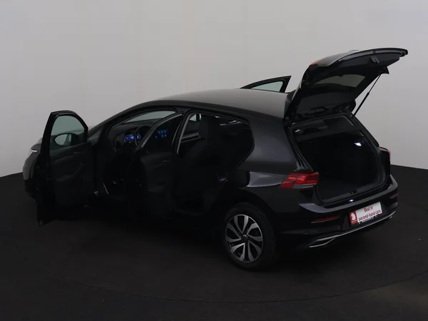 VOLKSWAGEN Golf (2022) — foto 27 van 28