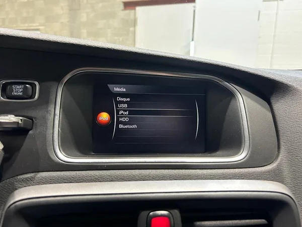 VOLVO V40 (2019) — foto 10 van 31