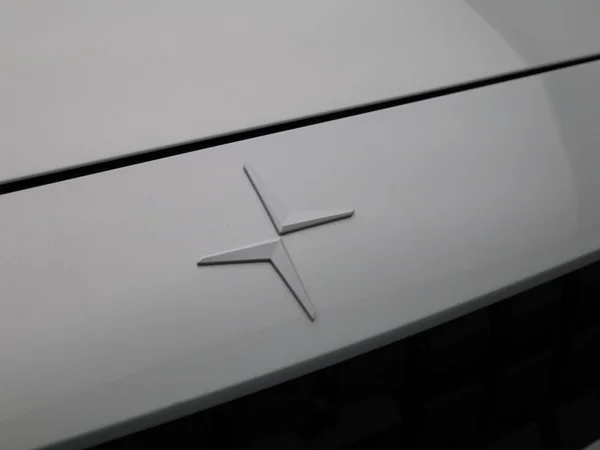 Polestar 2 (2022) — foto 32 van 49