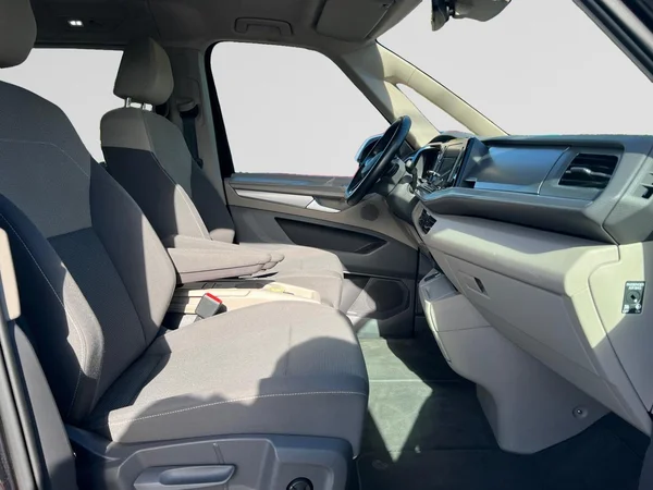 VOLKSWAGEN Multivan T7 eHybrid (PHEV) (2023) — foto 14 van 18