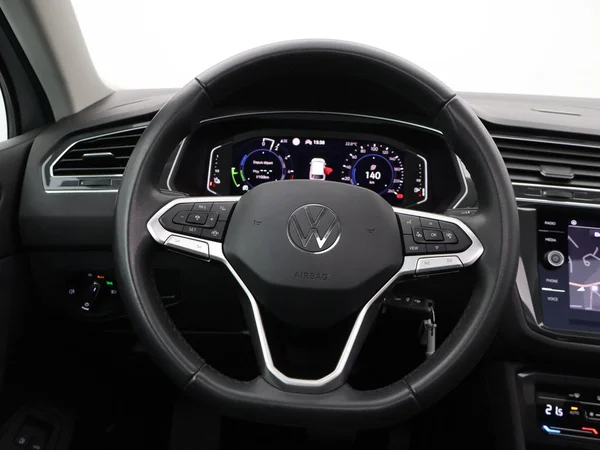 VOLKSWAGEN Tiguan eHybrid (PHEV) (2023) — foto 4 van 33