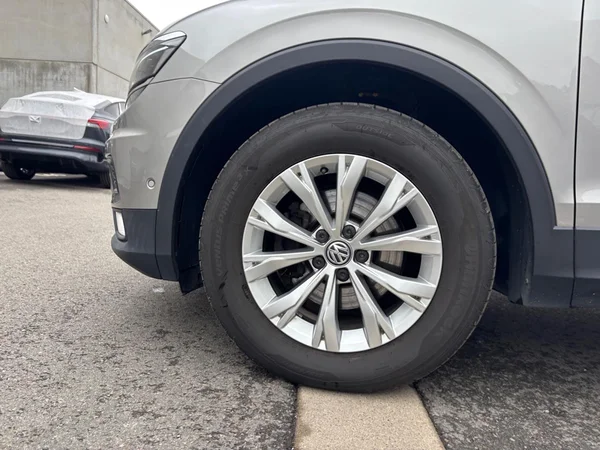 VOLKSWAGEN Tiguan Dsl (2017) — foto 2 van 19