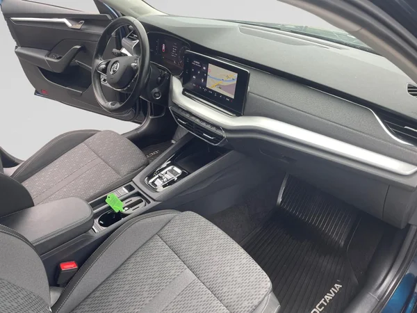 SKODA Octavia Combi Dsl (2022) — foto 7 van 21