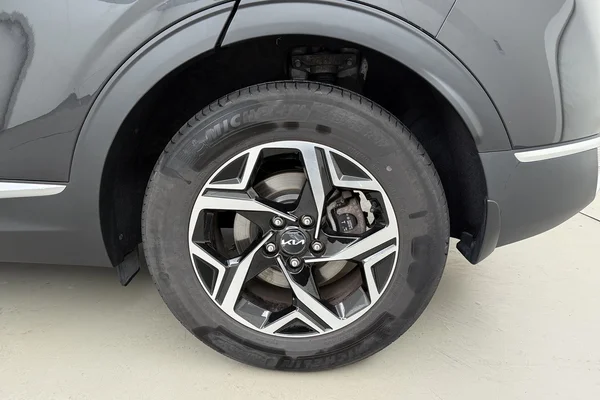 Kia Sportage (2024) — foto 18 van 21