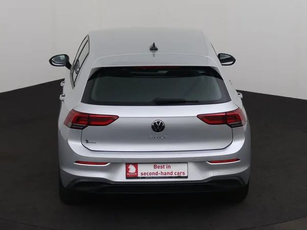 VOLKSWAGEN Golf (2020) — foto 25 van 28