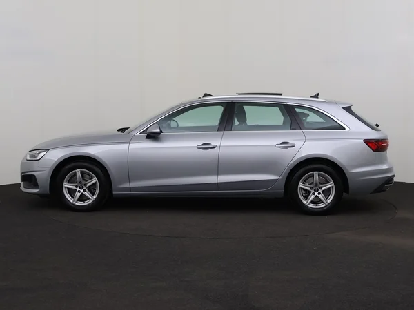 AUDI A4 (2022) — foto 12 van 31