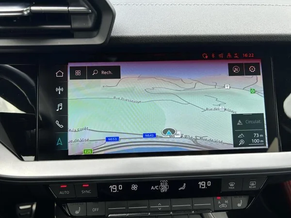 AUDI A3 Sportback (2023) — foto 9 van 34