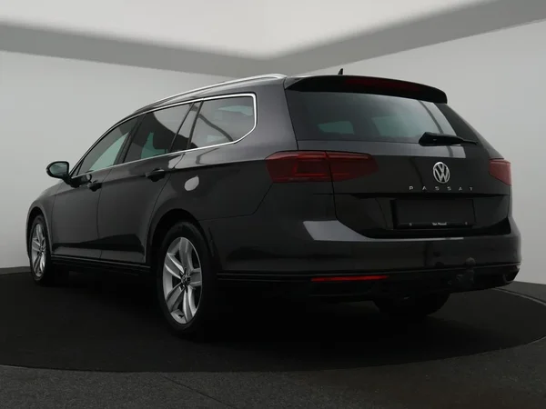 Volkswagen Passat (2021) — foto 23 van 30