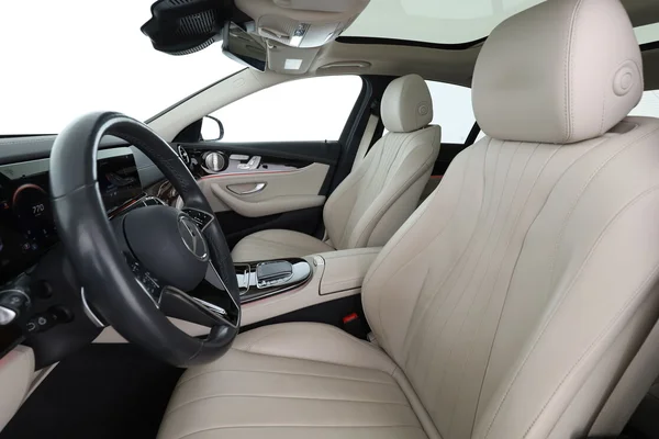 Mercedes-Benz E-Klasse (2021) — foto 16 van 16