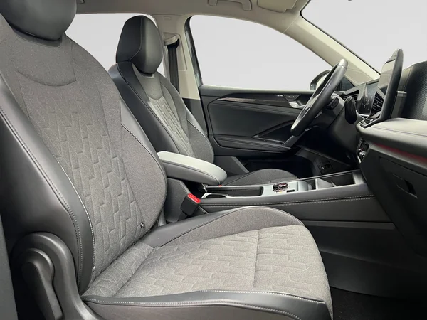 VOLKSWAGEN Tiguan (2024) — foto 5 van 20