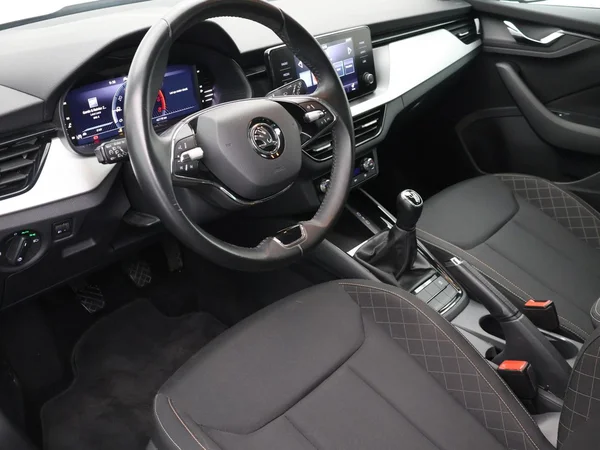 SKODA Kamiq (2022) — foto 5 van 23