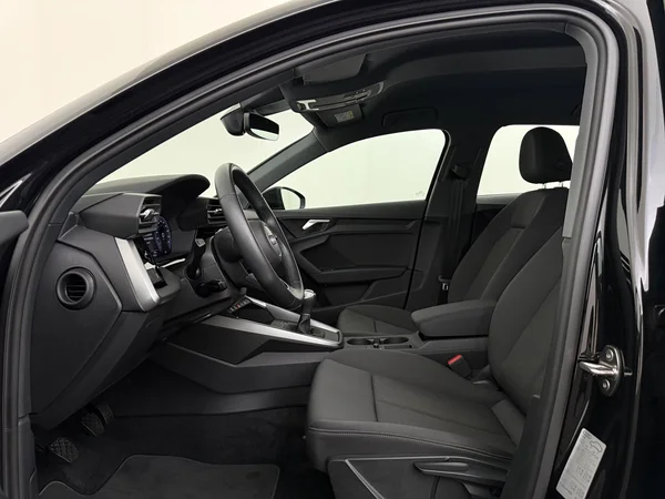AUDI A3 (2021) — foto 2 van 28