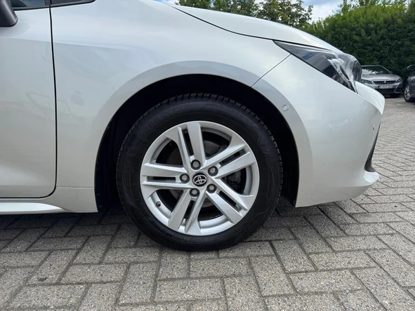TOYOTA Corolla SW Hybrid (HEV) (2022) — foto 17 van 24