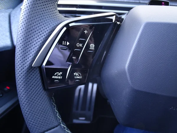 Peugeot e-3008 (2026) — foto 9 van 24