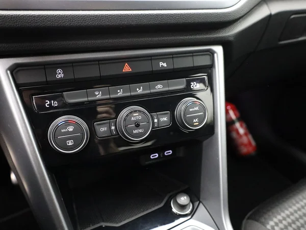 VOLKSWAGEN T-Roc (2022) — foto 13 van 20