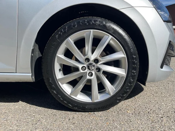 SKODA Scala (2020) — foto 9 van 17