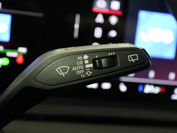 AUDI Q6 E-Tron (2024) — foto 17 van 33