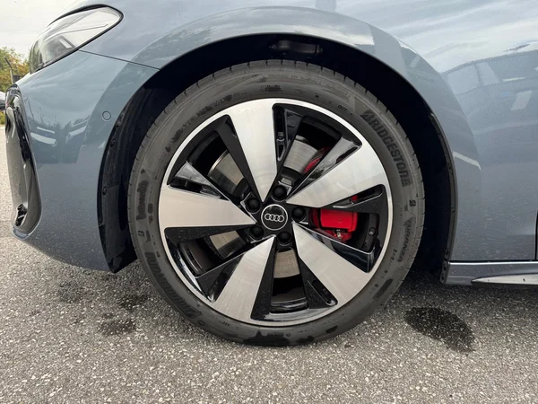 AUDI A5 Avant e-hybrid (PHEV) (2025) — foto 22 van 24