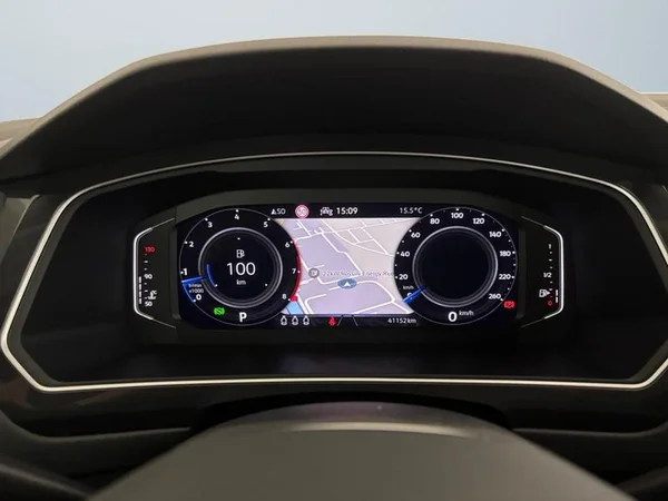 VOLKSWAGEN Tiguan (2022) — foto 6 van 31