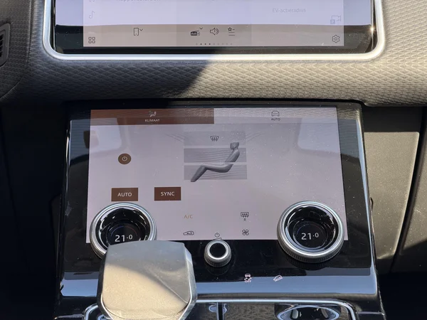 Land Rover Range Rover Velar (2022) — foto 15 van 28