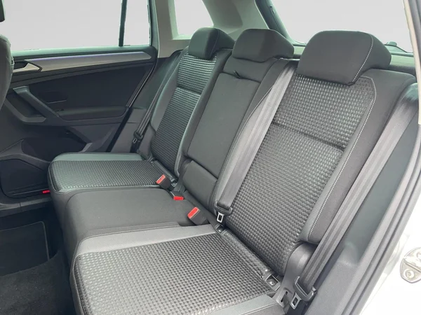 VOLKSWAGEN Tiguan (2021) — foto 10 van 24