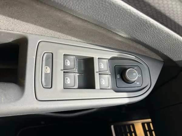 VOLKSWAGEN Golf VIII GTI (2023) — foto 5 van 25