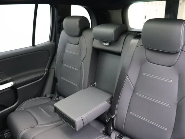 Mercedes-Benz EQB (2025) — foto 16 van 32