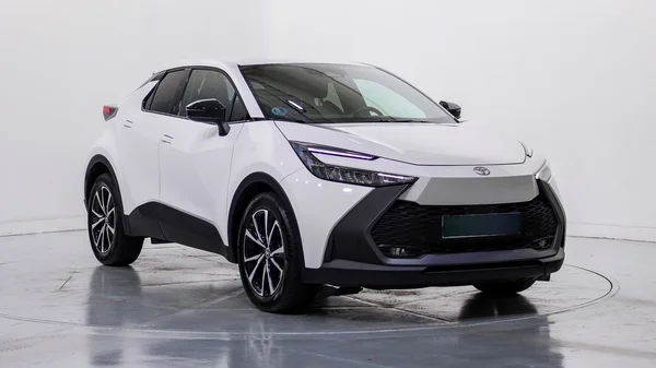 Toyota C-HR Hybrid (HEV) (2024) — foto 43 van 44