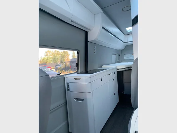 VOLKSWAGEN Grand California (2023) — foto 10 van 10