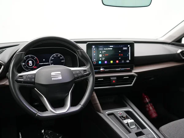 SEAT Leon e-Hybrid (PHEV) (2021) — foto 4 van 26
