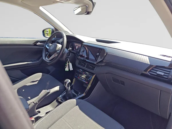 VOLKSWAGEN T-Cross (2023) — foto 14 van 19