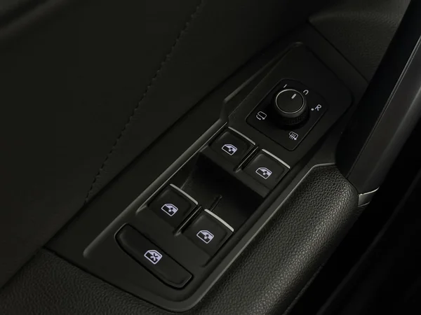 VOLKSWAGEN Tiguan Allspace (2018) — foto 21 van 33