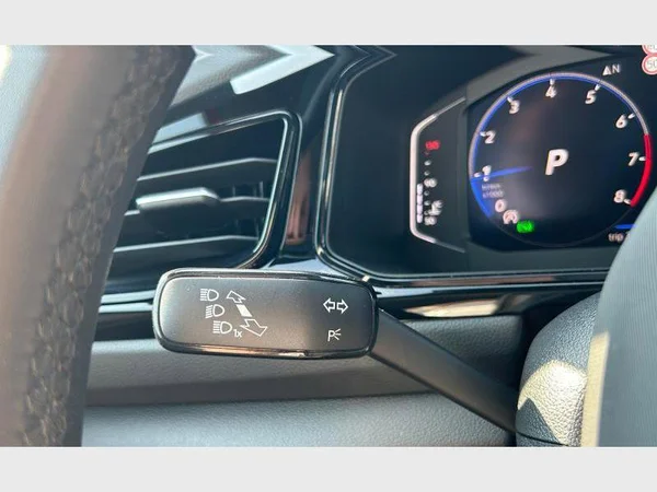 Volkswagen T-Roc (2025) — foto 15 van 29