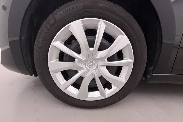Opel Corsa (2025) — foto 18 van 32