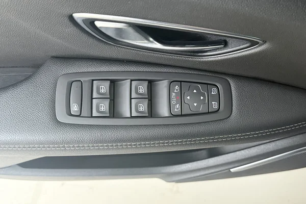 Renault Grand Scenic (2023) — foto 5 van 22