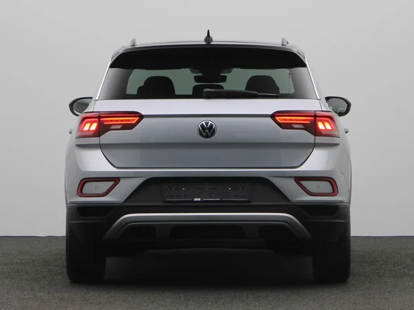 VOLKSWAGEN T-Roc (2022) — foto 16 van 19
