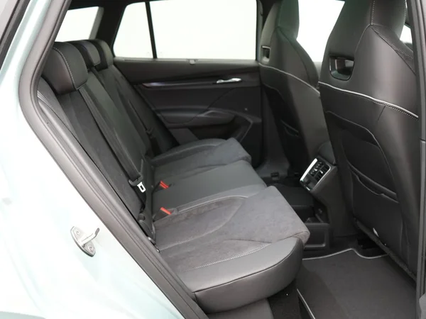 SKODA (2026) — foto 2 van 12