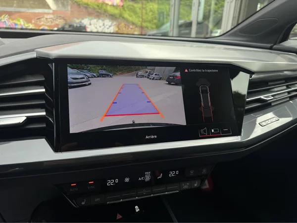 AUDI Q4 e-tron (2025) — foto 2 van 15