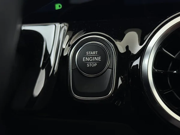 MERCEDES GLA 250 (2022) — foto 15 van 32