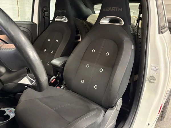 ABARTH 595C (2019) — foto 4 van 15
