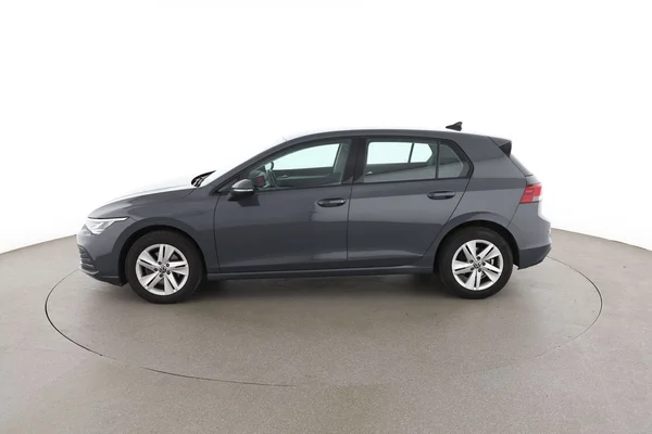 Volkswagen Golf (2021) — foto 9 van 16