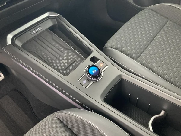 VOLKSWAGEN T-Roc (2026) — foto 16 van 36