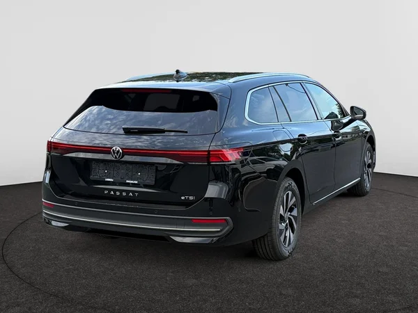 VOLKSWAGEN Passat SW (2026) — foto 18 van 22