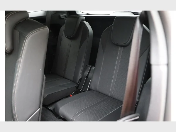 PEUGEOT 5008 (2023) — foto 14 van 26