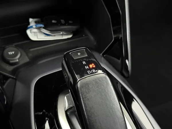 PEUGEOT e-2008 (2020) — foto 4 van 31