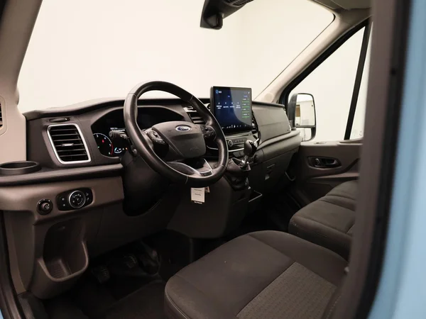 Ford Transit (2023) — foto 27 van 39