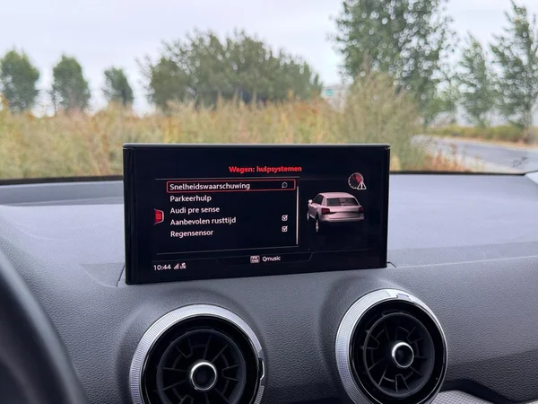 AUDI Q2 (2023) — foto 8 van 19