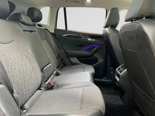 VOLKSWAGEN Tiguan (2024) — foto 6 van 20